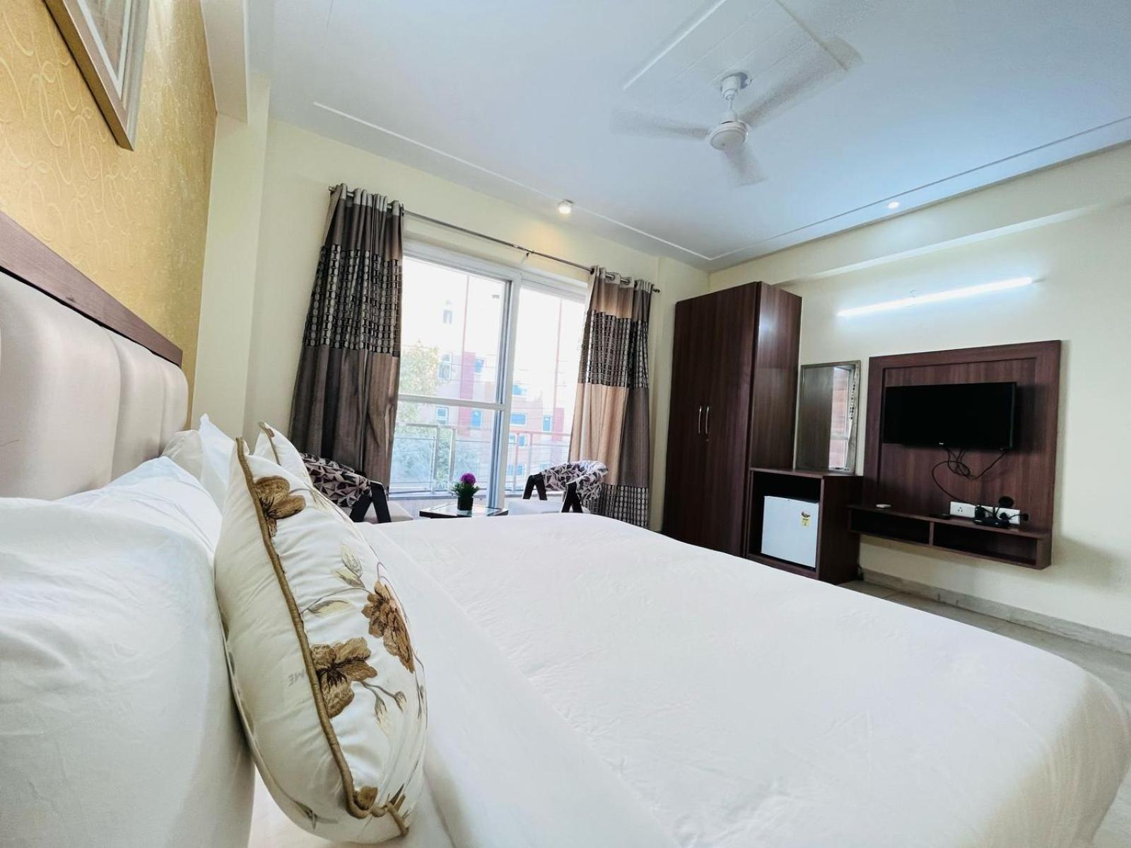 Hotel The Luxe 18 - Golf Course Road Gurgaon Eksteriør billede