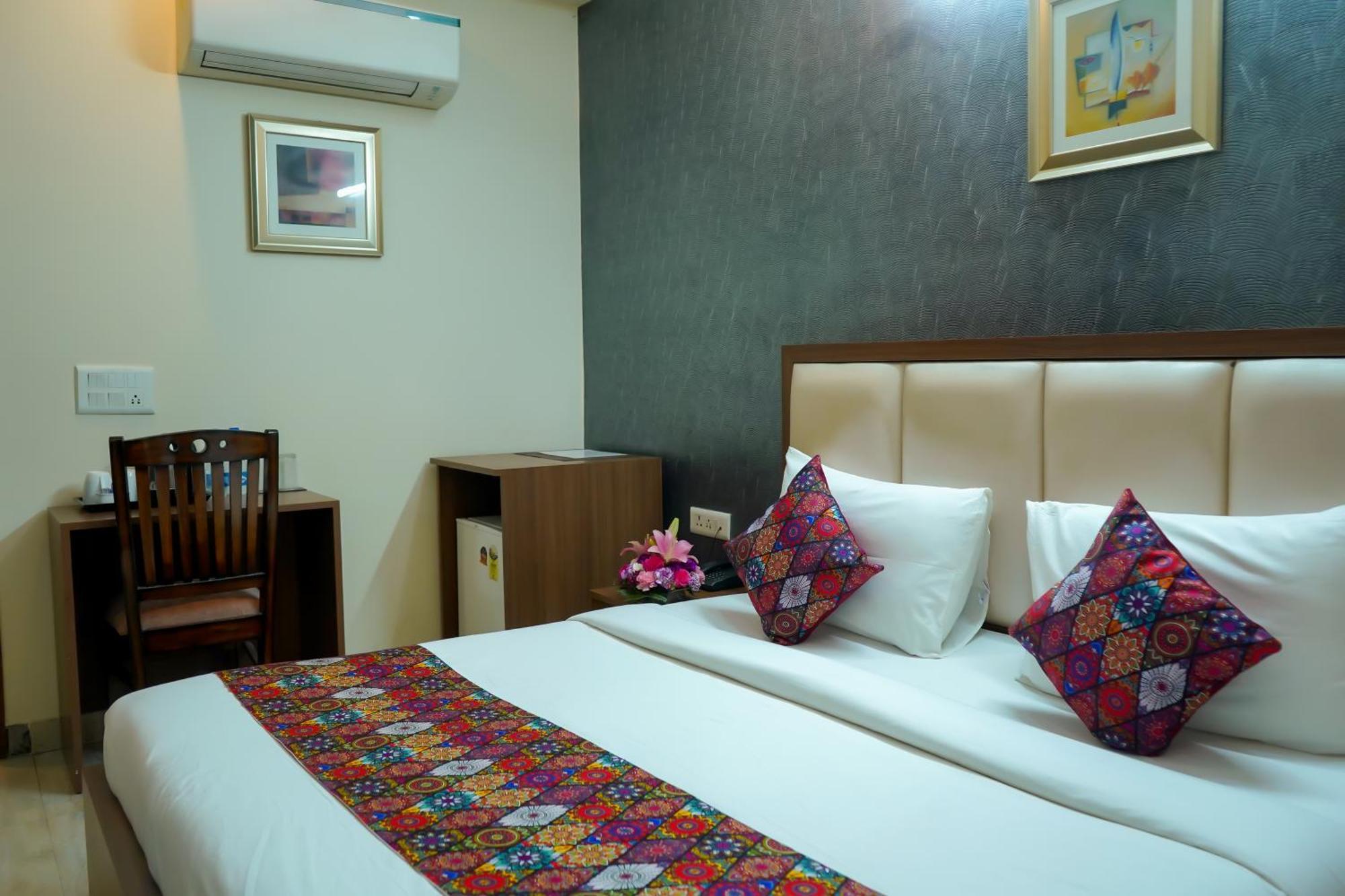 Hotel The Luxe 18 - Golf Course Road Gurgaon Eksteriør billede
