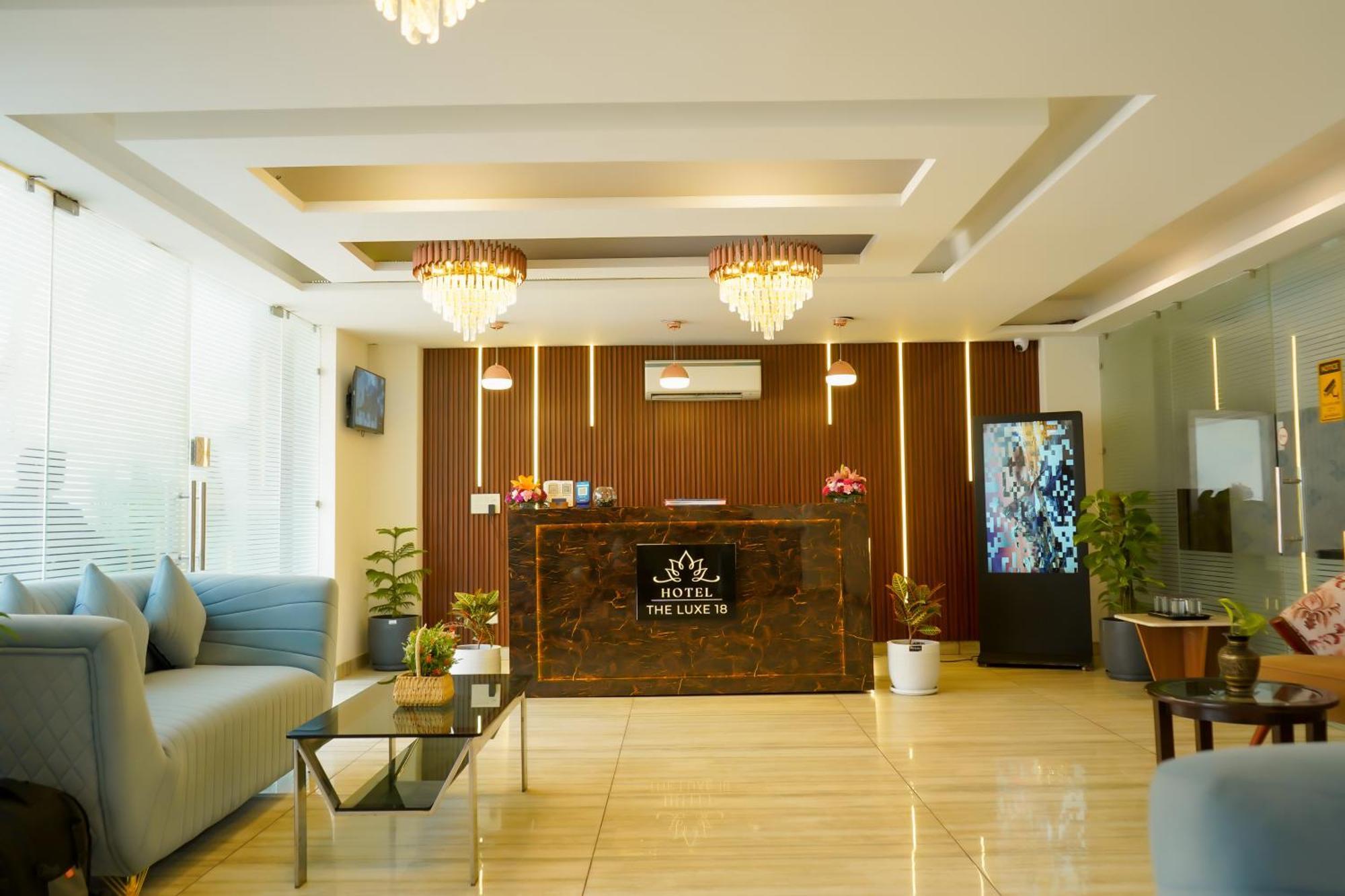 Hotel The Luxe 18 - Golf Course Road Gurgaon Eksteriør billede