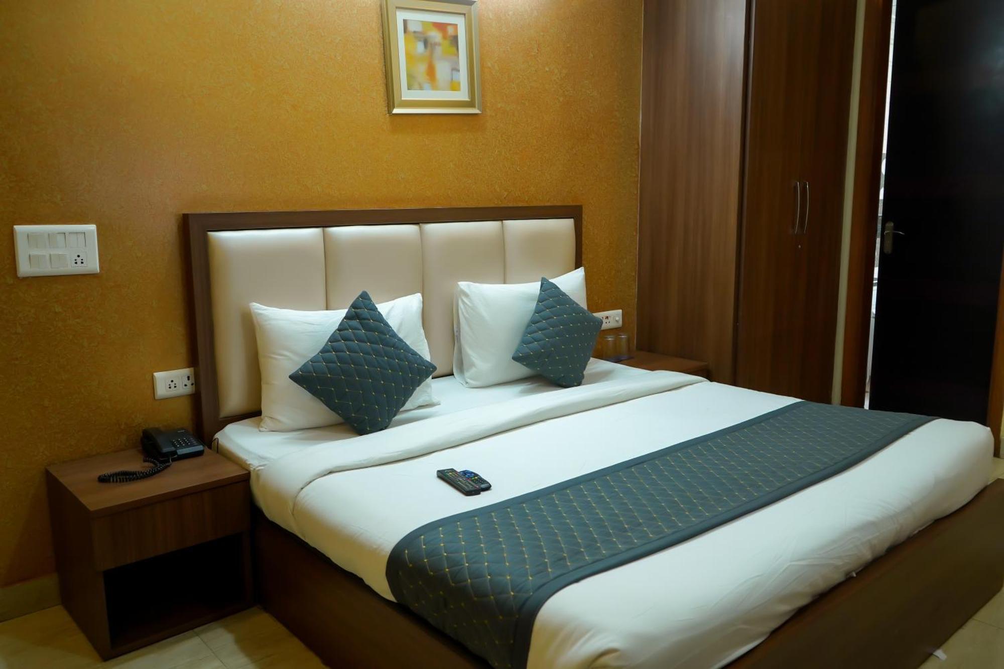 Hotel The Luxe 18 - Golf Course Road Gurgaon Eksteriør billede