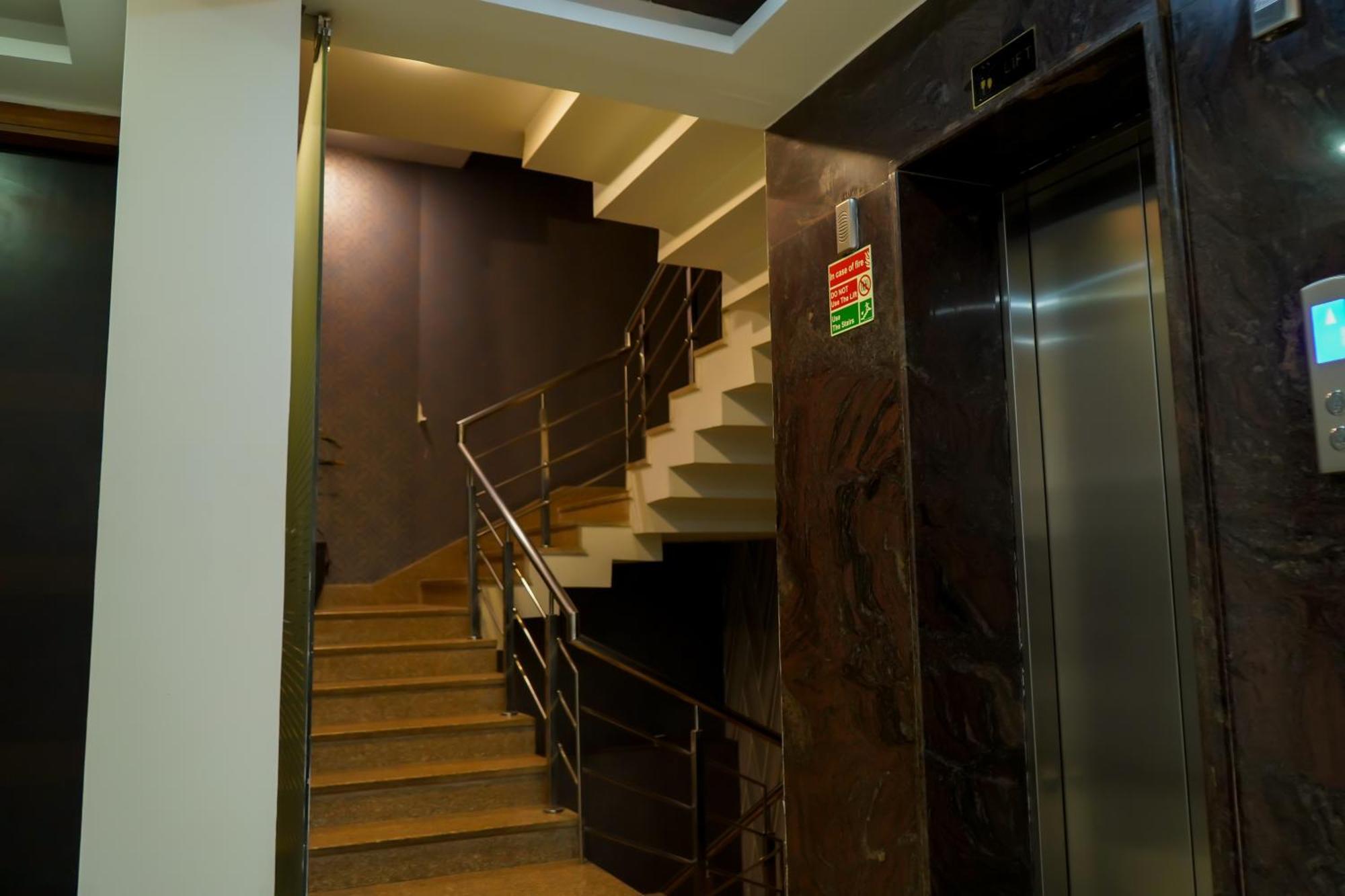 Hotel The Luxe 18 - Golf Course Road Gurgaon Eksteriør billede