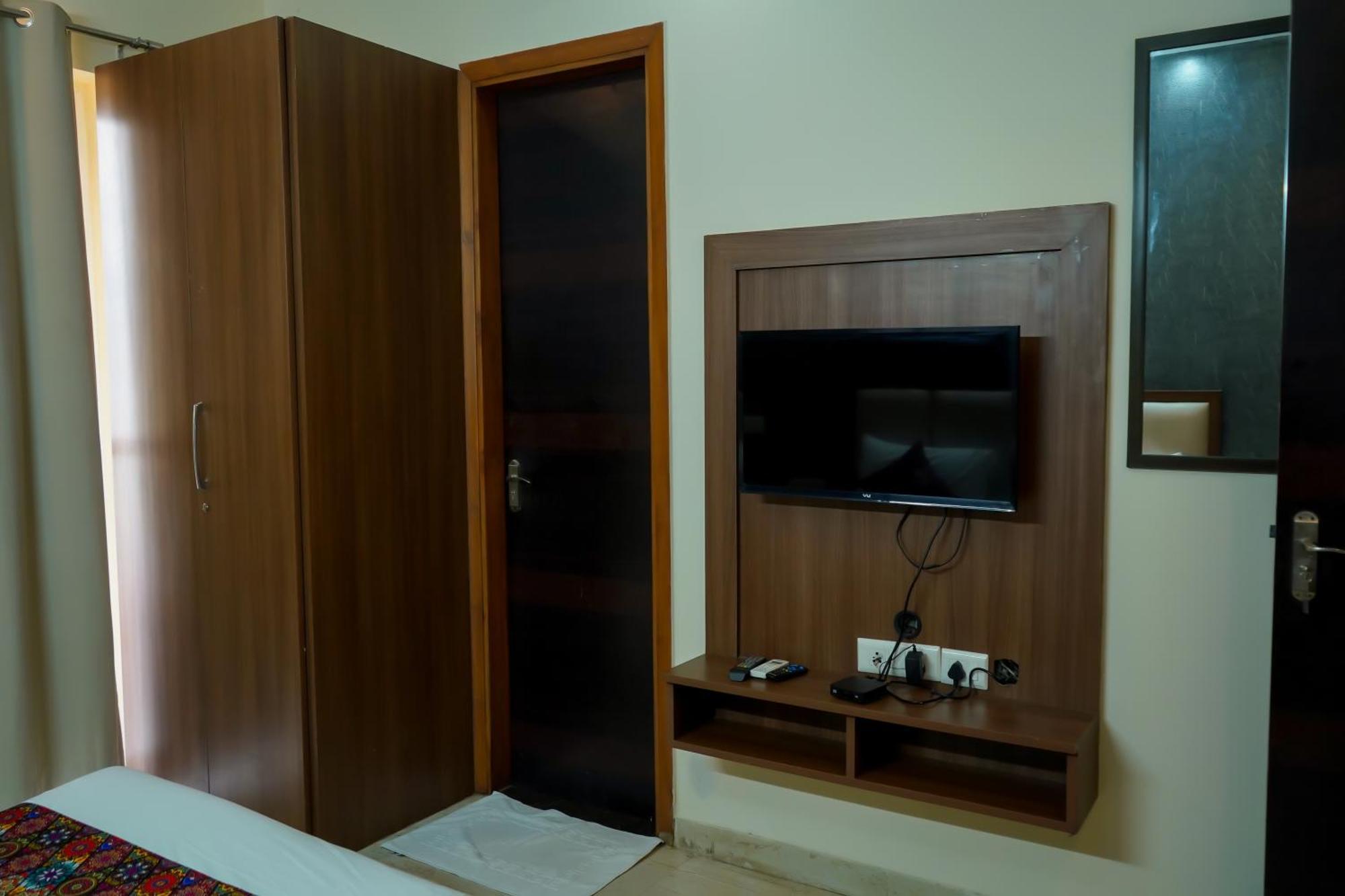 Hotel The Luxe 18 - Golf Course Road Gurgaon Eksteriør billede